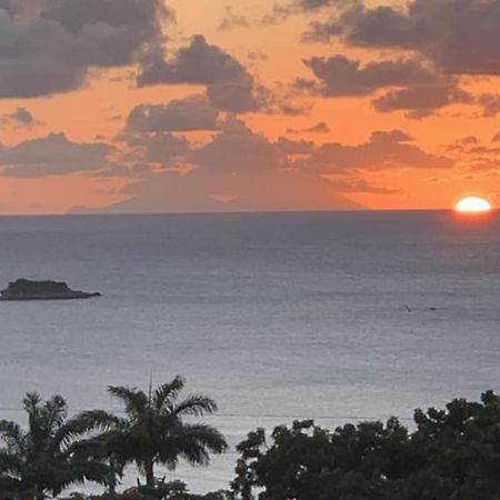 Attractive 2-Bed Apartment Stunning Sea View Dickenson Bay Exterior photo