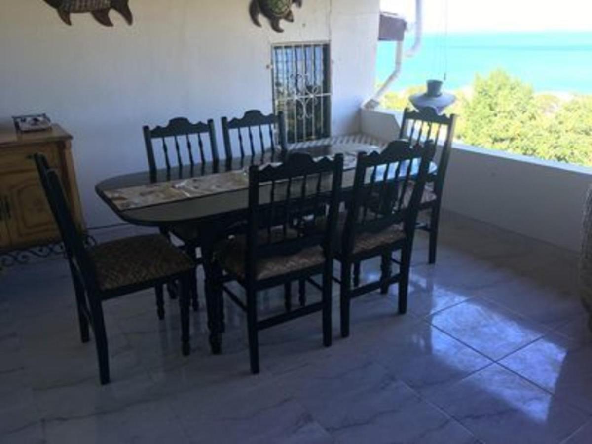 Attractive 2-Bed Apartment Stunning Sea View Dickenson Bay Exterior photo