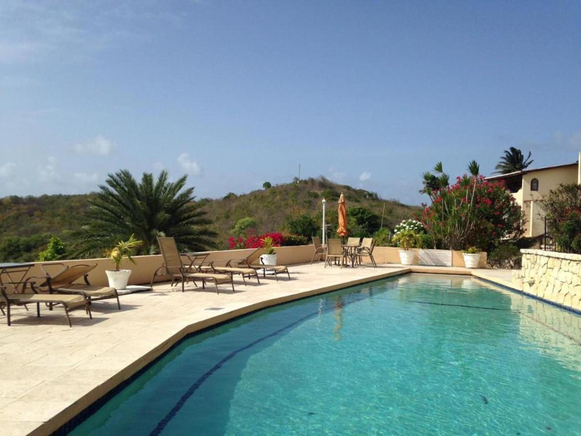 Attractive 2-Bed Apartment Stunning Sea View Dickenson Bay Exterior photo