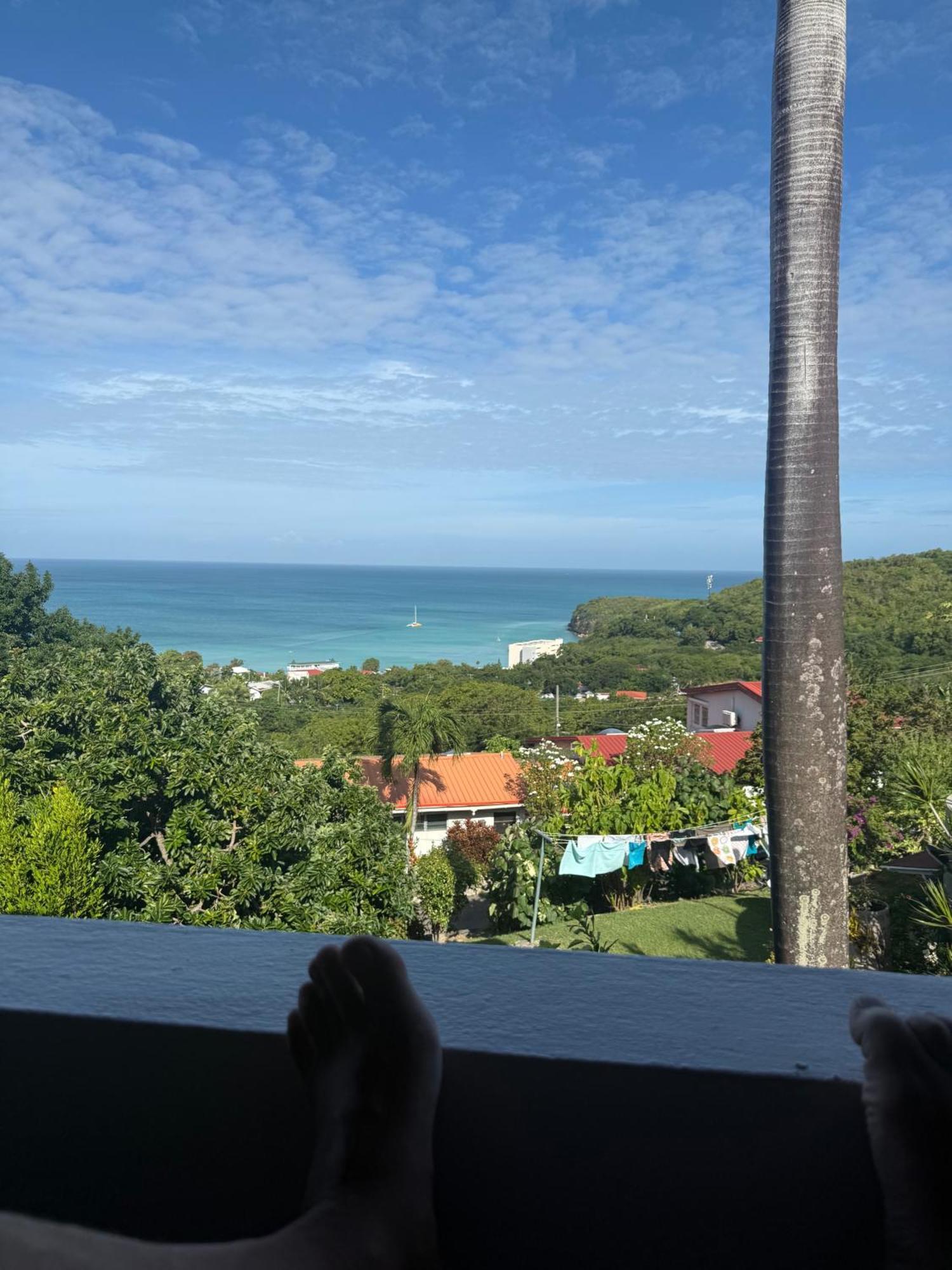 Attractive 2-Bed Apartment Stunning Sea View Dickenson Bay Exterior photo